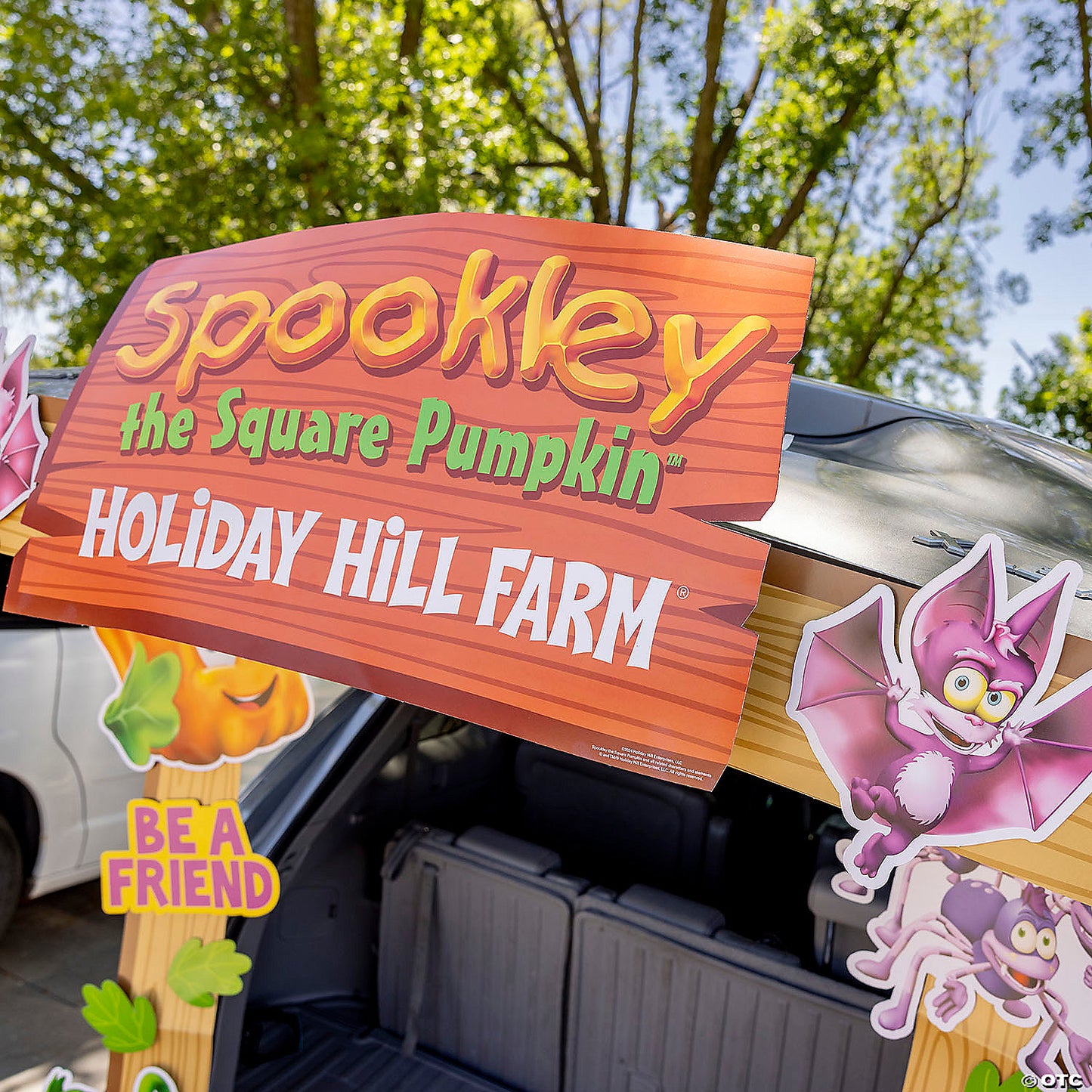 Spookley the Square Pumpkin™ Trunk-or-Treat Decorating Kit - 18 Pc. | USA Decoration®