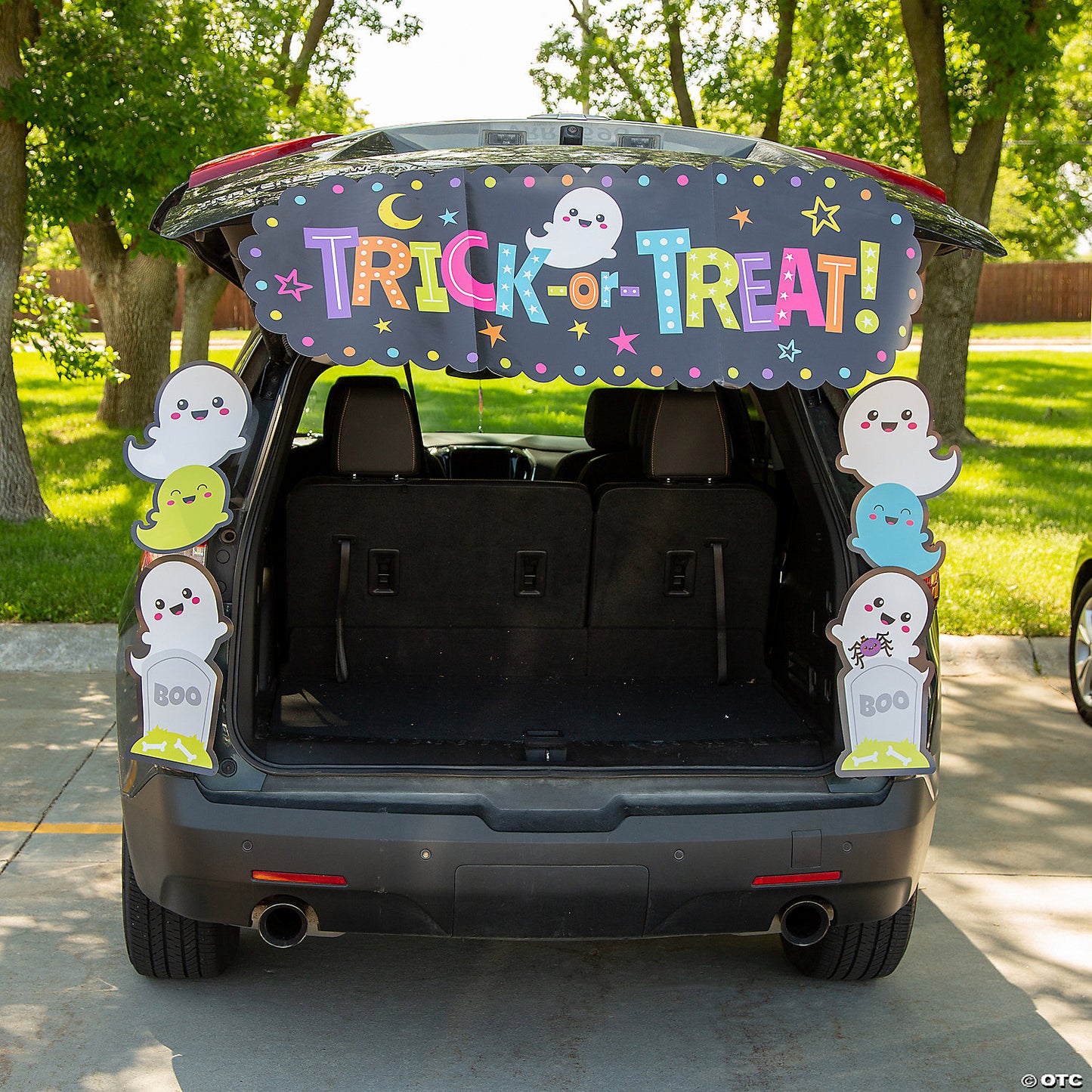 5 Piece(s): Value Ghost Trunk-or-Treat Decorating Kit - 5 Pc. | USA Decoration®