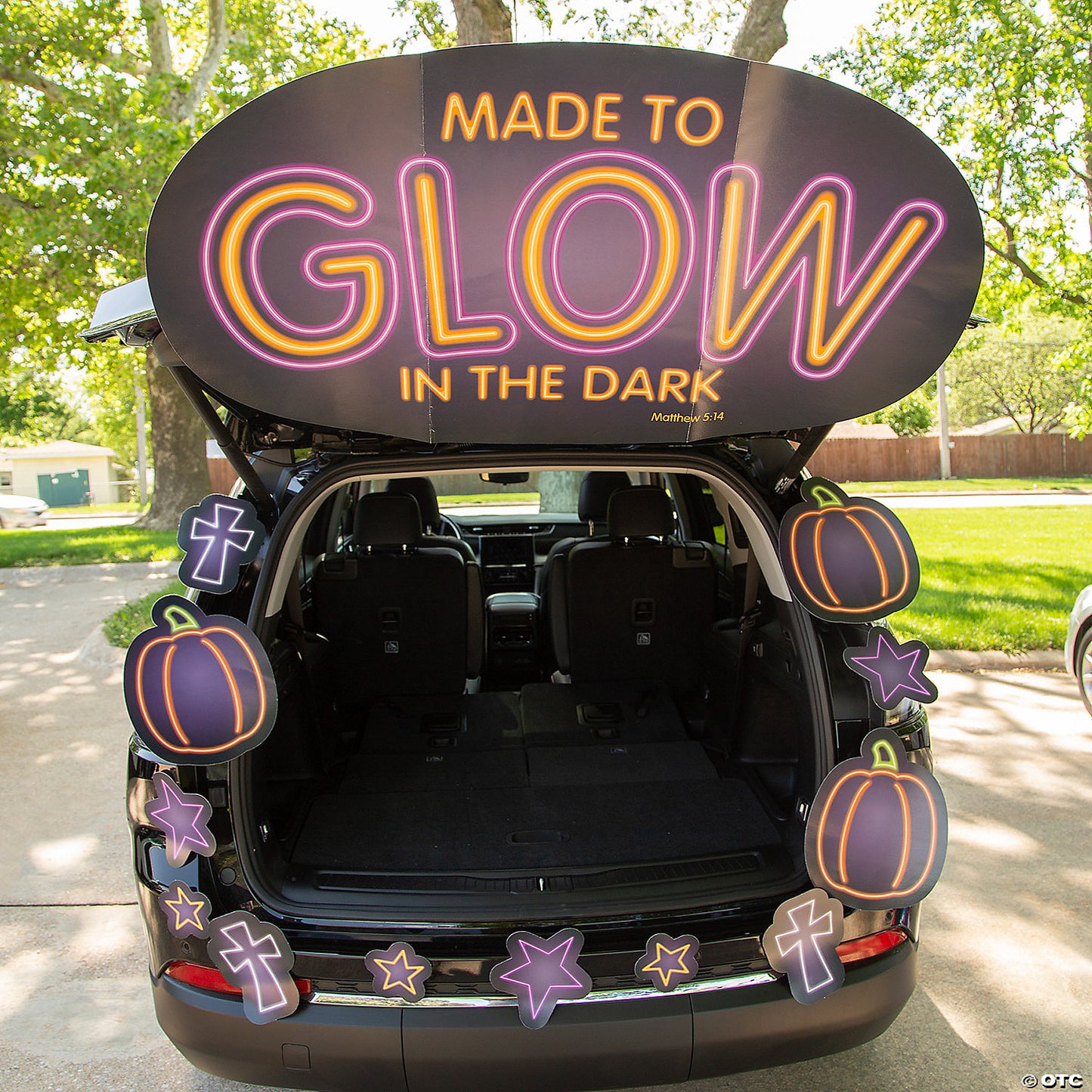 13 Piece(s): Value Glow with God Trunk-or-Treat Decorating Kit - 13 Pc. | USA Decoration®